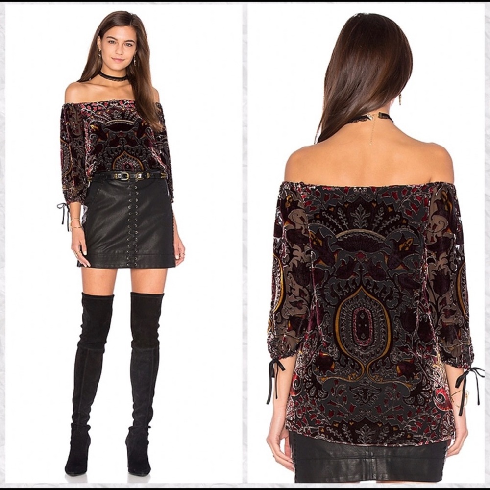 Alice and Olivia Alecia Off Shoulder Top Baroque Burnout Size M